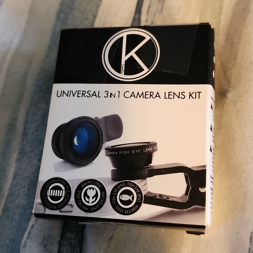 Nwt Universal 3 in 1 camera lens kit